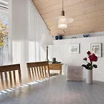 Three-Bedroom Holiday Home In Humble *