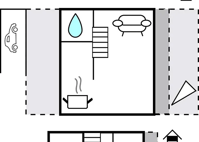 Three-Bedroom Holiday Home In Humble Holiday home